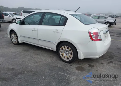 2010 Nissan Sentra 2.0S z USA, uszkodzony, nr VIN 3N1AB6AP3AL627957